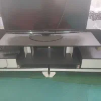 فرش کارده ومیز تلویزیون درحد نو