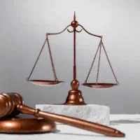 مشاوره حقوقی تلفنی و حضوری  وکیل پایه یک