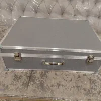 چمدان خالی قاشق و چنگال