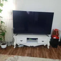میز تلویزیون  سفید بدون خط وخش