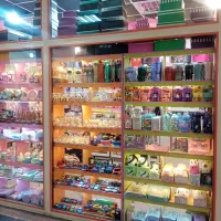 فروشنده خانم