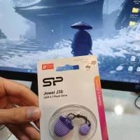 فلش اصل Silicon Power مدل jewel J30 حجم 32GB