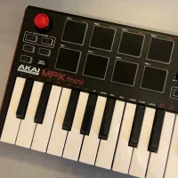 میدی کنترلر akai mpk mini