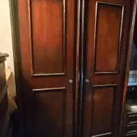 کمد  دو لنگه چوبی و دراور