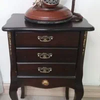 تلفن و میز تلفن