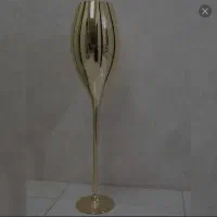 گلدان کنار سالنی