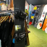 اسنوبرد کارکرده برند اتومیک ۱۵۳