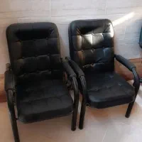 دو عدد صندلی اداری مبلمان مغازه کاملا سالم