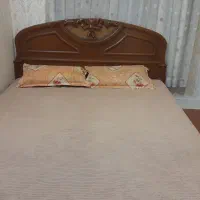 فروش تخت دونفره با تشک وکنار تختی تمیز وسالم|تخت و سرویس خواب|آمل, |دیوار