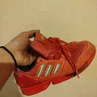 zx8000لگو قرمز سایز 38اورجینال تعمیر میخاد