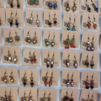 گوشواره سنتی و سنجاق گل سینه|بدلیجات|پرند, فاز ۶|دیوار