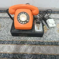 تلفن قدیمی عتیقع سالم.