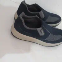 کفش کتانی|کیف، کفش، کمربند|بهارستان, |دیوار