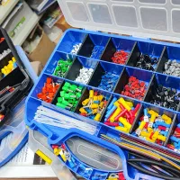 لوازم برق صنعتی و سیم کشی تابلو برق