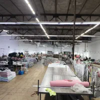 وسط کار حرفه ای خانم نیازمندیم