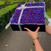رز مصنوعی زیبا تر از رز طبیعی
