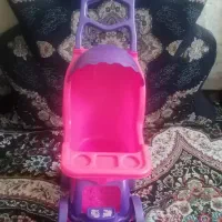 تعدادی اسباب بازی وکریر بچه