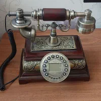 تلفون رو میزی کلاسیک