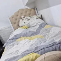 تخت خواب و تشک یک نفره