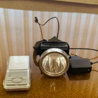 چراغ قوه و ترازو دیجیتالی