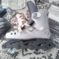 کفش اسکیت همراه با زانو بند