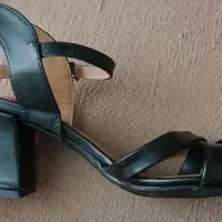 تعدادی لباس و کفش نو|کفش و لباس بچه|تربت‌حیدریه, ۴۵ متری|دیوار