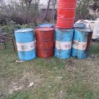 بشکه سالم وسطل اشغال اهنی بزرگ