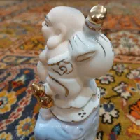 مجسمه چینی کلکسیونی کاری تک در این تصویر|کلکسیون اشیاء عتیقه|تهران, آرژانتین|دیوار