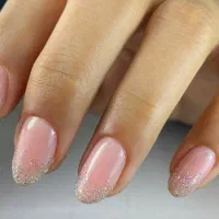 خدمات کاشت ناخن