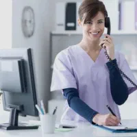 منشی و مدیر داخلی مطب کلینیک