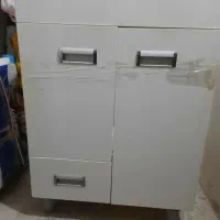دستشور و روشویی همراه با شیر آب