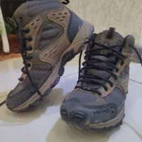 کفش خارجی سایز ۳۷و ۳۸ کوچیک پا مارک وایکینگ