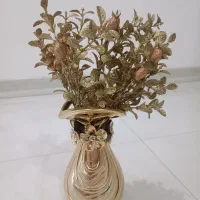 گلدان طلایی