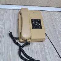 تلفن قدیمی سالم