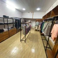 دکور مغازه ب همراه اتاق پرو و مانکن و رگال