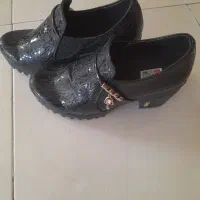 کفش سایز ۴۰ در حد نو