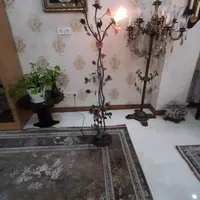 آباژور ایستاده