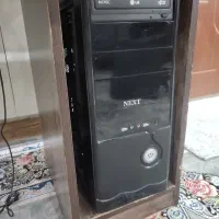 کامپیوتر و میز