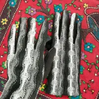 دستکش|لباس|رشت, استادسرا|دیوار