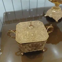 شکلات خوری به همراه قندان