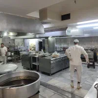 کارگر ساده خدمات آشپزخانه. بیمارستان