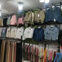 فروشنده پوشاک خانم