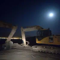 راننده بیل هستم اماده بکار
