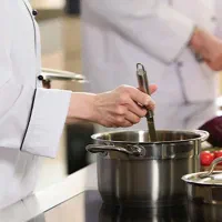استخدام کمک اشپز و ظرفشور و خدماتی