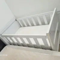 تخت کودک کنار تخت مادر