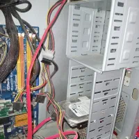 کامپیوتر|رایانه رومیزی|زبرخان, |دیوار