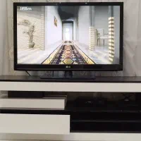 تلویزیون ۴۲ اینچ ال جی با میز