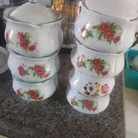 دو دست قندان  گل قرمز  و صورتی  همگی ۳۰۰تومن