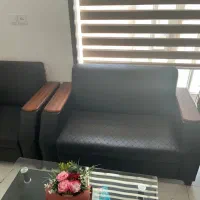 مبل چهار نفره چرم تمیز