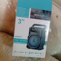 اسپیکر کوچک سه اینچ آکبند جعبه داردرقص نور دارد